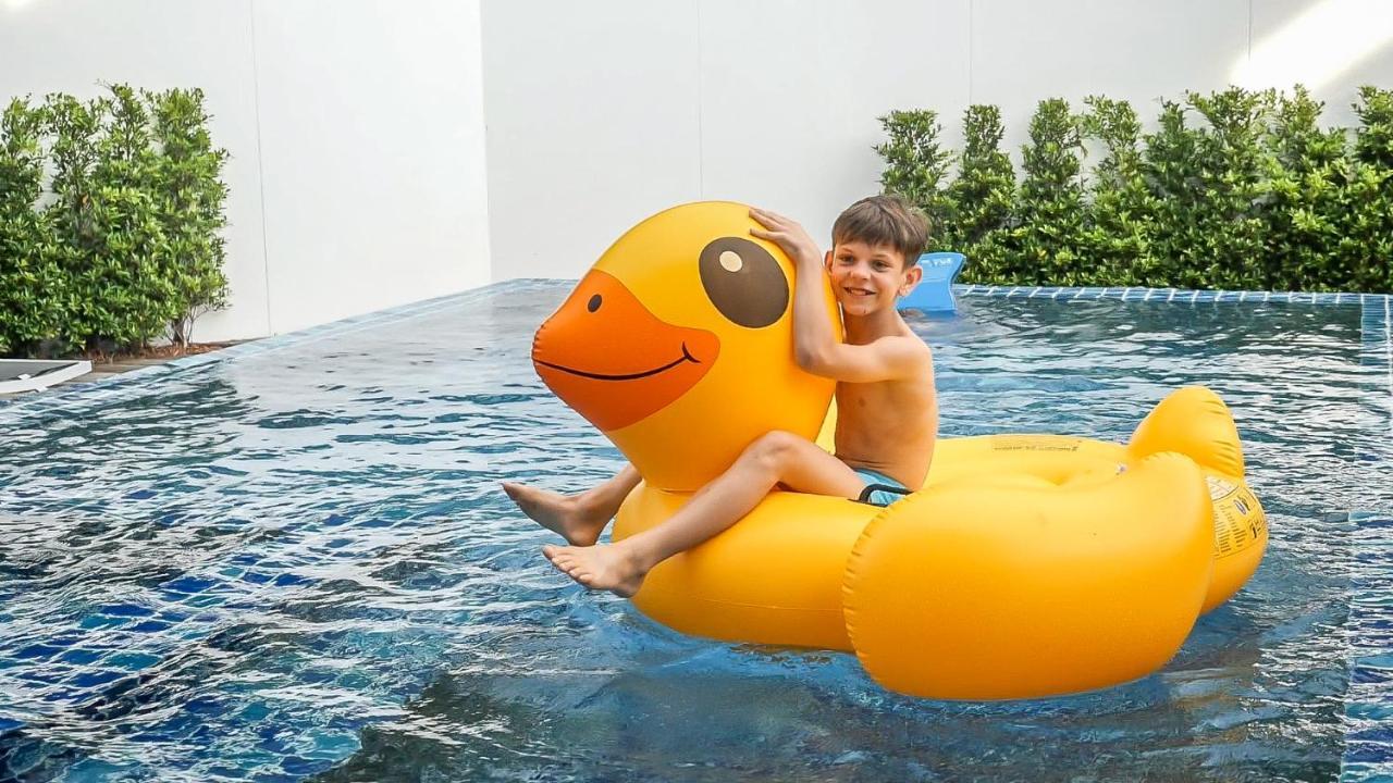 Happy Family Villa プーケット エクステリア 写真